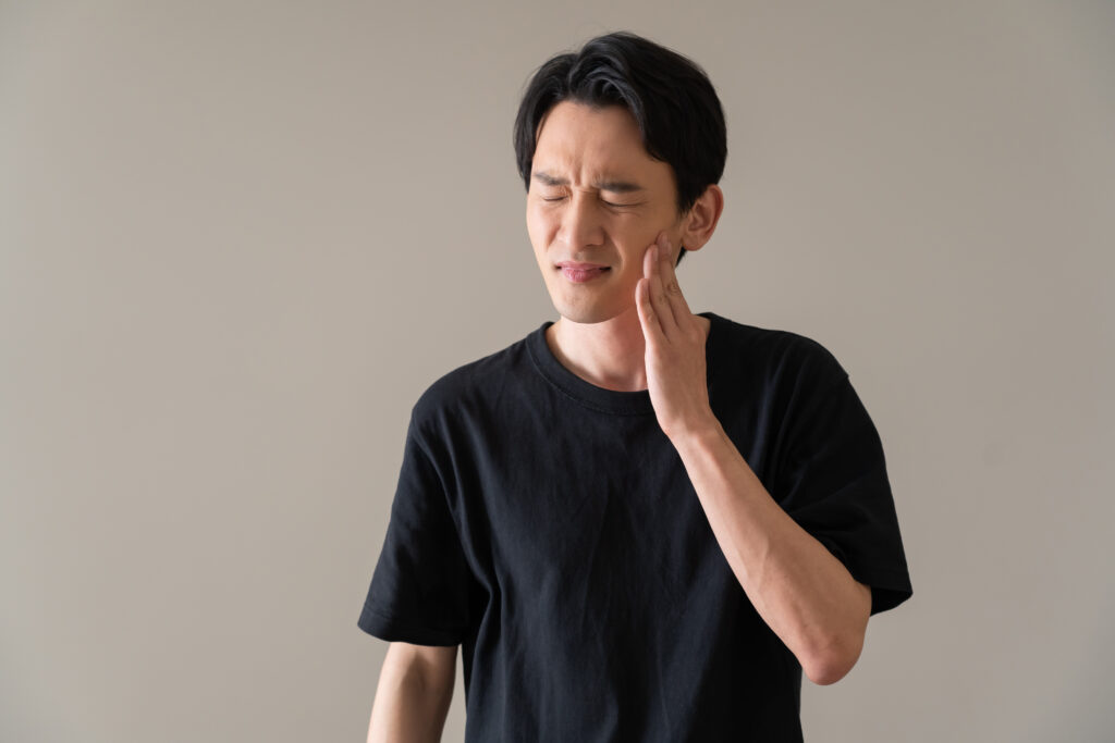虫歯が痛いときの原因と対処法｜進行度別の症状を歯科医院が解説