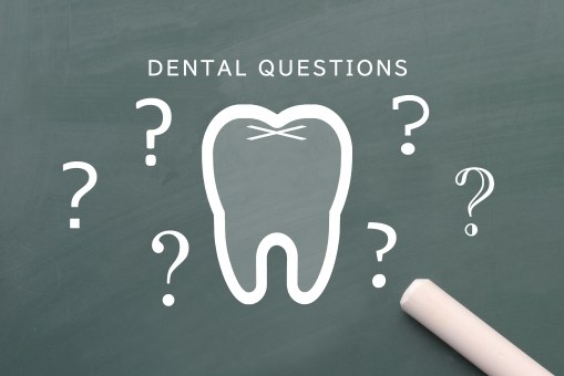 歯のイラストとDENTAL QUESTIONSの文字